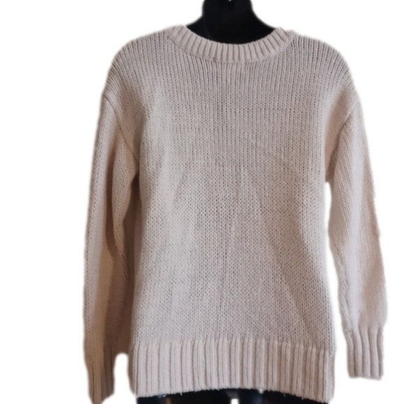 Pink Victorias Secret sweater. Size small. Oatmeal colored v neck cableknit type - Picture 5 of 12
